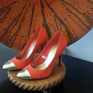 SEXY CORAL W/GOLD TIP HEEL